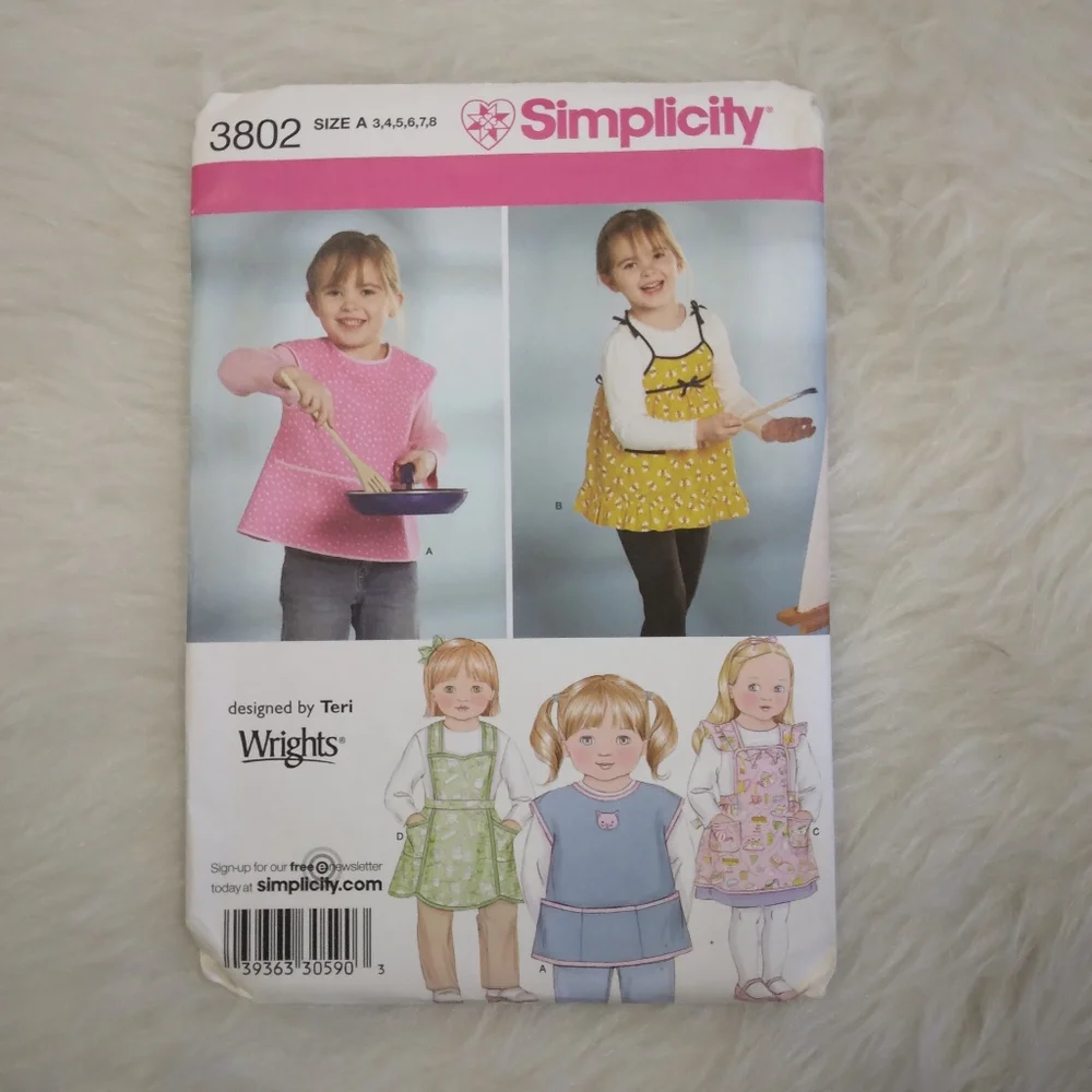 Simplicity 3802 Child's Aprons in 4 styles Size 3-4-5-6-7-8